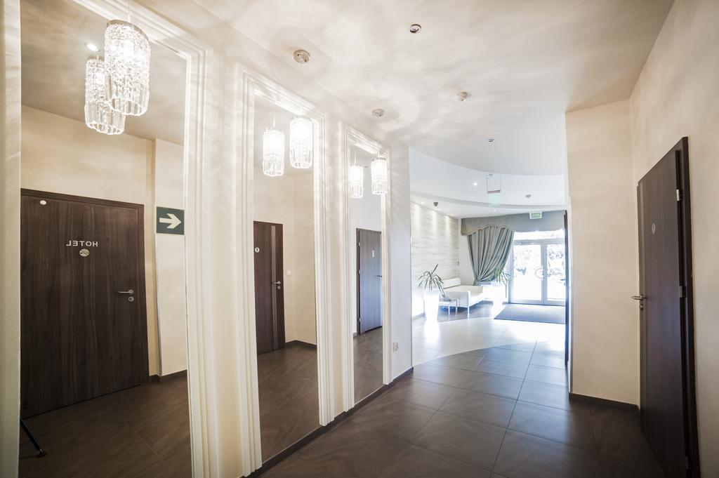 Pelikan Aleksandrów Łódzki Exterior foto